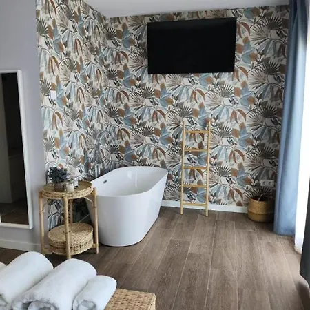 Cala Blanca - Exclusivo Con Piscina Y Vistas Al Mar * Valdredo